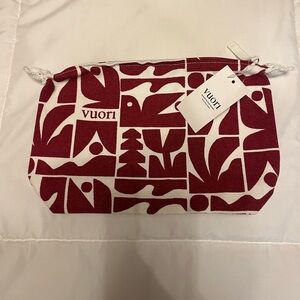 NWT Vuori Limited Edition Maroon and Cream Patterned Pouch